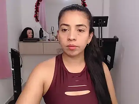 Snapshot of anngela01 chatting on 01.09.26 anngela01 online show from 01.09.26