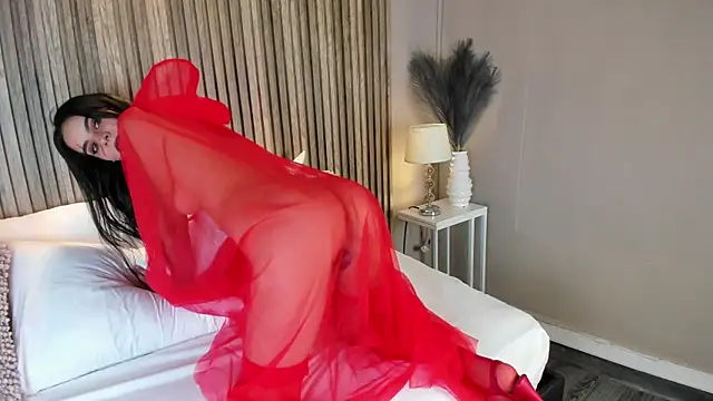 Snapshot of AnahinClar chatting on 10.31.25 AnahinClar online show from 10.31.25