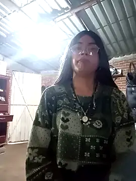 Snapshot of yovana13 chatting on 10.04.25 yovana13 online show from 10.04.25