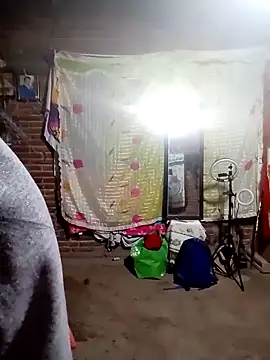 Snapshot of yovana13 chatting on 11.17.25 yovana13 online show from 11.17.25