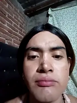 yovana13 online show from 12.15.25