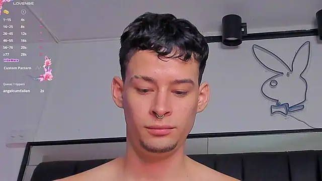 Snapshot of JadeSmiith_ chatting on 12.18.24 JadeSmiith online show from 12.18.24