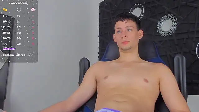 Snapshot of JadeSmiith_ chatting on 01.07.25 JadeSmiith online show from 01.07.25