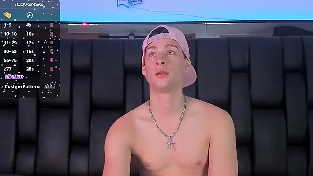 Snapshot of JadeSmiith_ chatting on 02.08.25 JadeSmiith online show from 02.08.25