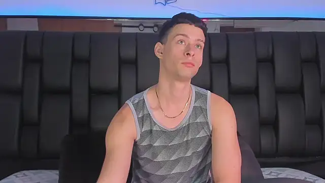 Snapshot of JadeSmiith_ chatting on 02.13.25 JadeSmiith online show from 02.13.25