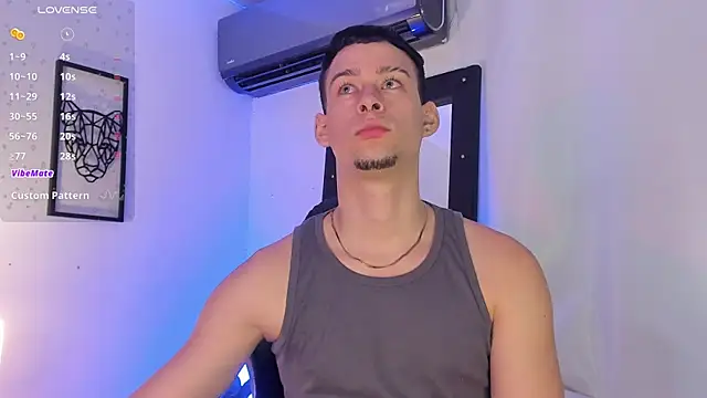 Snapshot of JadeSmiith_ chatting on 03.04.25 JadeSmiith online show from 03.04.25