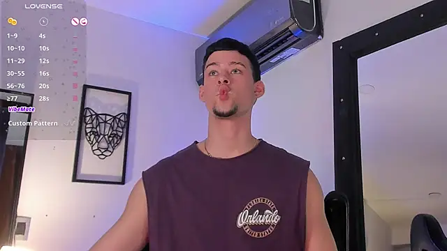 Snapshot of JadeSmiith_ chatting on 03.15.25 JadeSmiith online show from 03.15.25