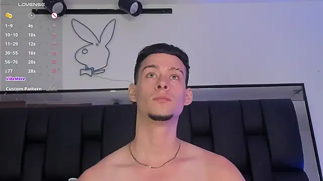 Snapshot of JadeSmiith_ chatting on 03.22.25 JadeSmiith online show from 03.22.25