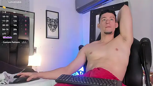 Snapshot of JadeSmiith_ chatting on 03.22.25 JadeSmiith online show from 03.22.25