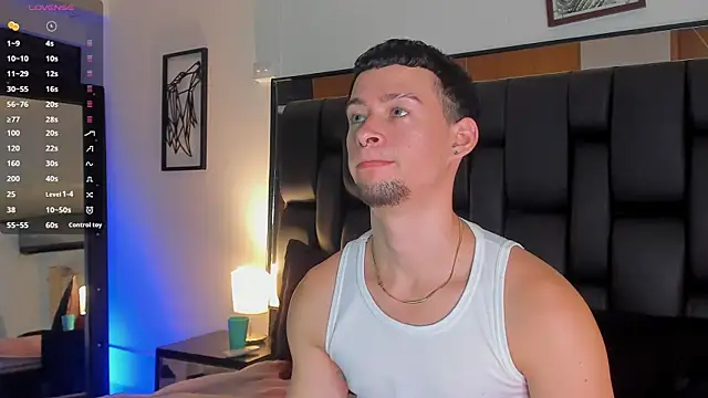 Snapshot of JadeSmiith_ chatting on 09.19.25 JadeSmiith online show from 09.19.25