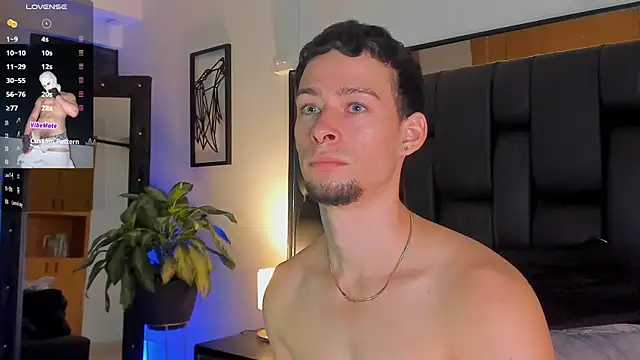 Snapshot of JadeSmiith_ chatting on 10.03.25 JadeSmiith online show from 10.03.25