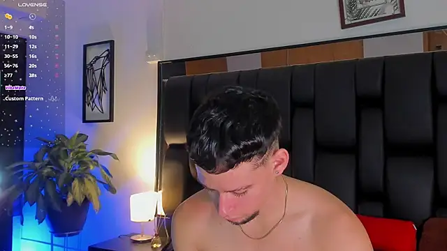 Snapshot of JadeSmiith_ chatting on 10.07.25 JadeSmiith online show from 10.07.25