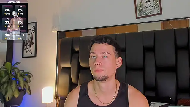 Snapshot of JadeSmiith_ chatting on 10.13.25 JadeSmiith online show from 10.13.25