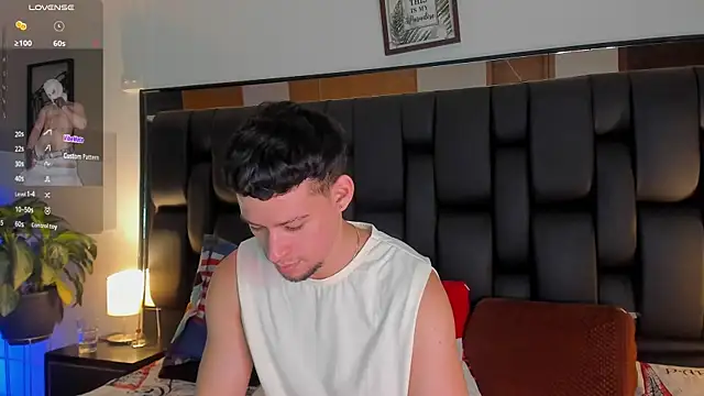 Snapshot of JadeSmiith_ chatting on 10.18.25 JadeSmiith online show from 10.18.25