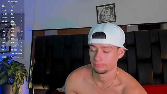 Snapshot of JadeSmiith_ chatting on 11.21.25 JadeSmiith online show from 11.21.25