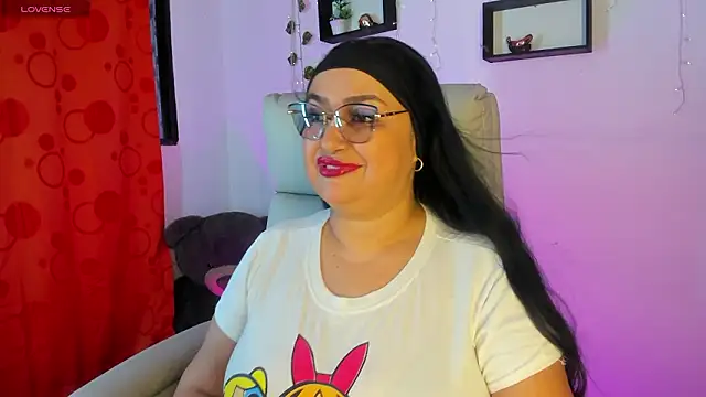 Gia Nahomi online show from 02.04.26