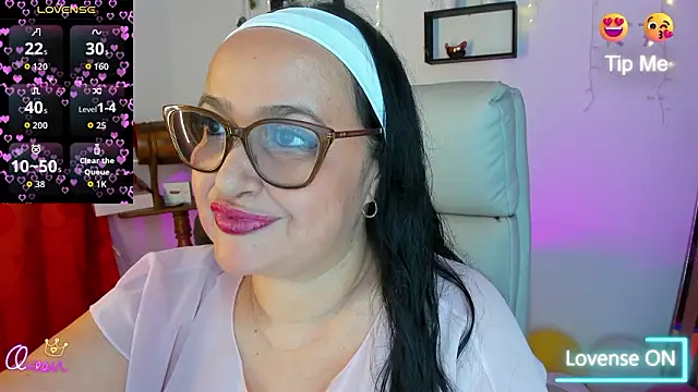 Gia Nahomi online show from 03.02.26