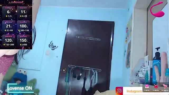 Snapshot of ana_studio chatting on 09.30.25 ana studio online show from 09.30.25