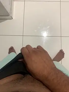 Snapshot of VouchingLagging chatting on 11.06.25 VouchingLagging online show from 11.06.25