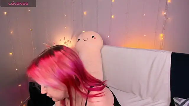 Snapshot of Sara_Robinson chatting on 01.18.25 Sara Robinson online show from 01.18.25