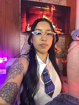 Tamara Roberts1 online show from 09.15.25