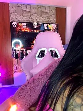 Tamara Roberts1 online show from 10.26.25