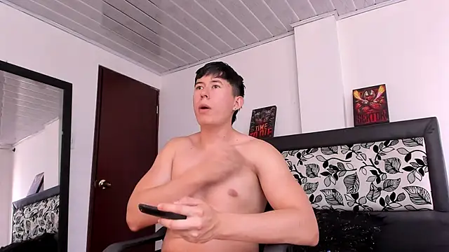 Snapshot of setsuna10 chatting on 12.08.24 setsuna10 online show from 12.08.24