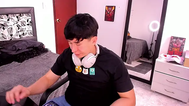 Snapshot of setsuna10 chatting on 03.08.25 setsuna10 online show from 03.08.25