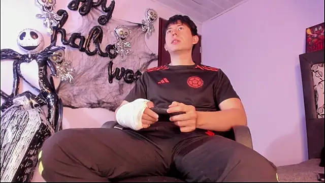 Snapshot of setsuna10 chatting on 10.18.25 setsuna10 online show from 10.18.25