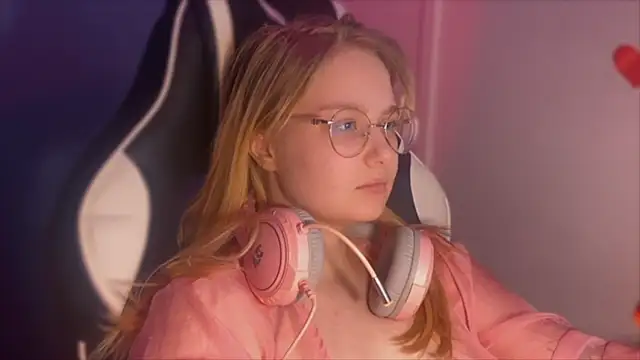 JacyWinslat online show from 02.15.25