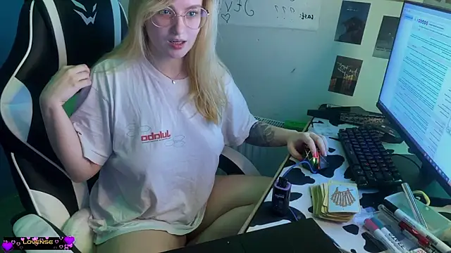 JacyWinslat online show from 02.25.25