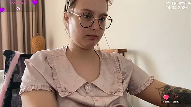 JacyWinslat online show from 04.14.26