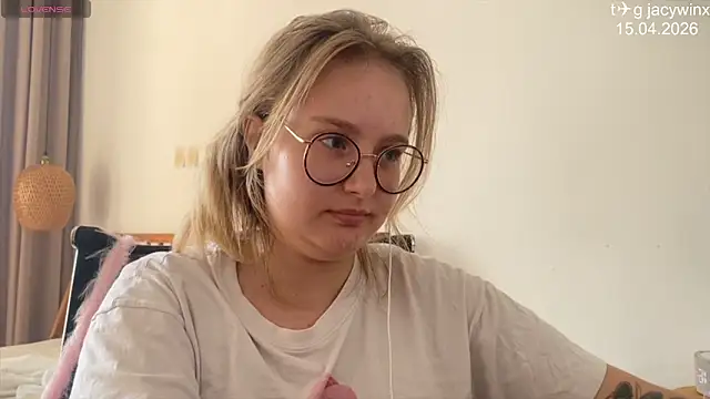 JacyWinslat online show from 04.15.26