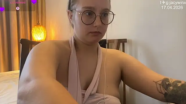 JacyWinslat online show from 04.17.26