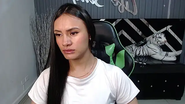 Snapshot of allison_a1 chatting on 02.19.25 allison a1 online show from 02.19.25