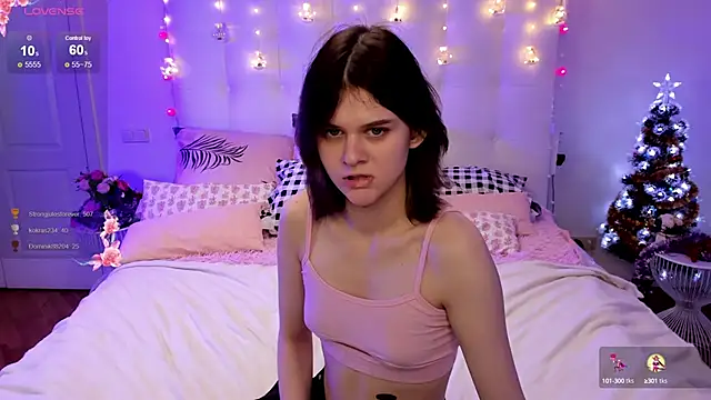 Snapshot of JulieTaylors chatting on 12.12.24 JulieTaylors online show from 12.12.24