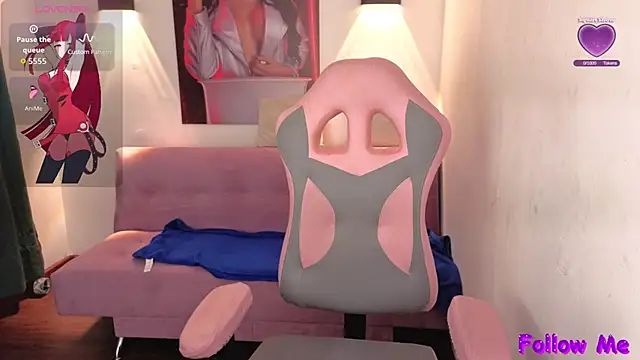 Snapshot of vittorialombardi__ chatting on 10.08.25 vittorialombardi online show from 10.08.25