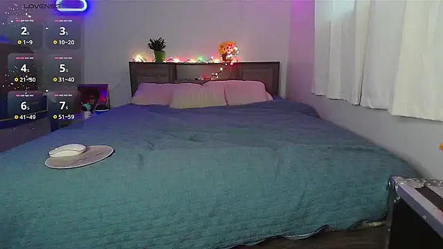 Snapshot of Kittyymaze1 chatting on 01.05.25 Kittyymaze1 online show from 01.05.25