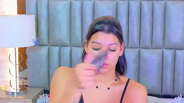 TiaraRosse online show from 03.08.26