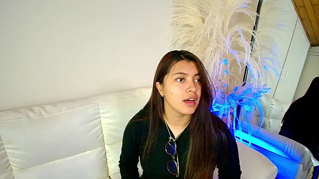 Snapshot of Rebeca_Williams_ chatting on 02.20.25 Rebeca Williams online show from 02.20.25