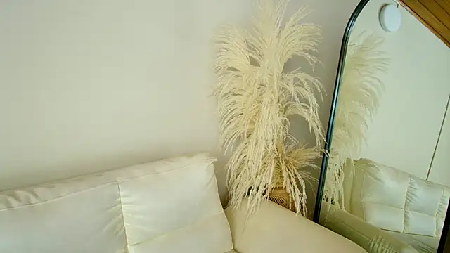 Snapshot of Rebeca_Williams_ chatting on 02.21.25 Rebeca Williams online show from 02.21.25