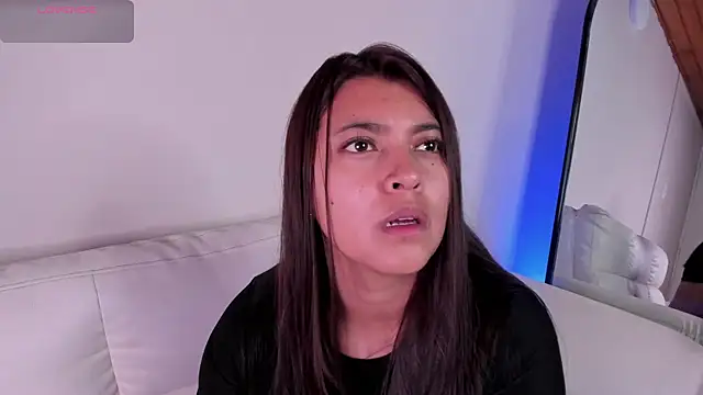 Snapshot of Rebeca_Williams_ chatting on 10.28.25 Rebeca Williams online show from 10.28.25