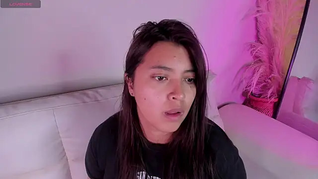 Snapshot of Rebeca_Williams_ chatting on 10.29.25 Rebeca Williams online show from 10.29.25