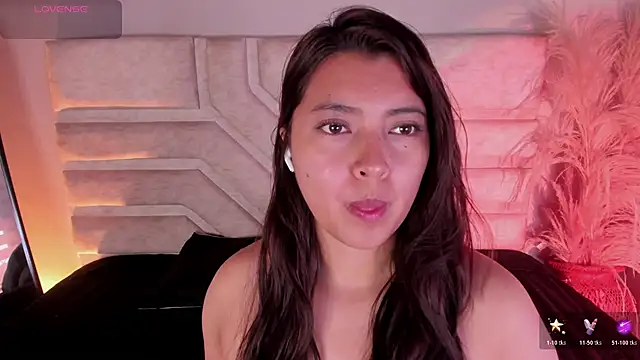 Snapshot of Rebeca_Williams_ chatting on 11.04.25 Rebeca Williams online show from 11.04.25