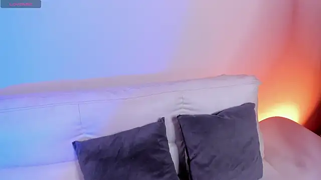 Snapshot of Rebeca_Williams_ chatting on 11.18.25 Rebeca Williams online show from 11.18.25