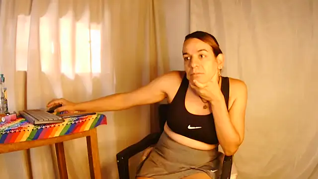 Oh Tique online show from 02.12.25