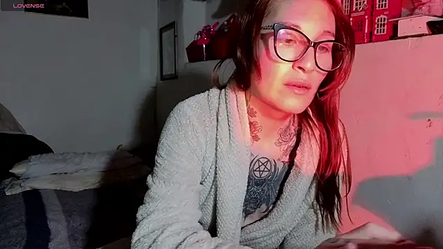 kittenlizz online show from 04.04.26