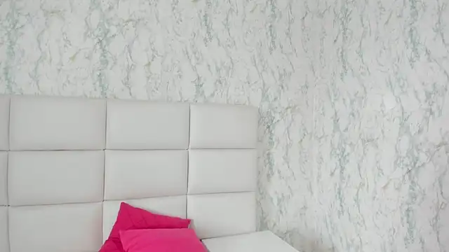 MIA  SAENZ online show from 03.21.25