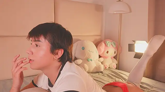 Snapshot of SweetHanson chatting on 02.28.26 SweetHanson online show from 02.28.26