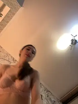 LushLuna online show from 10.05.25